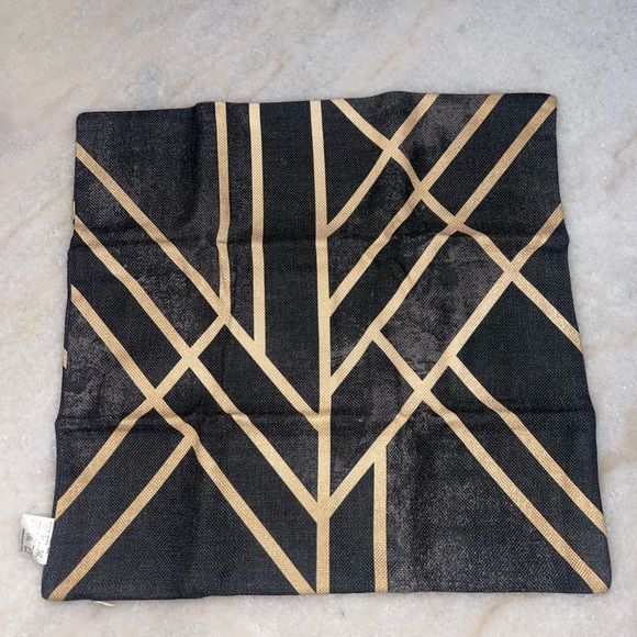 NWT Double Side Printed Cushion Cover Square Pillow Cover Black 18”x18” - Picture 1 of 3